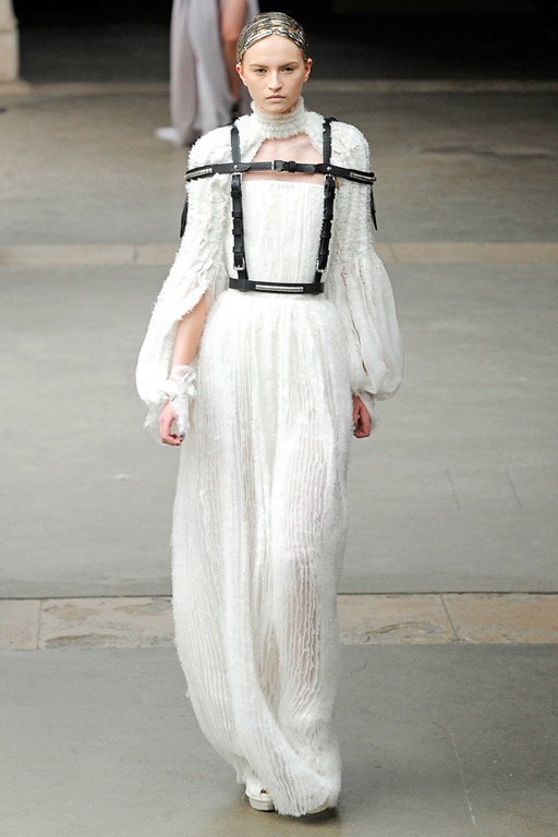 Wearable Trends: Alexander McQueen RTW Fall 2011, Paris Fashion Week